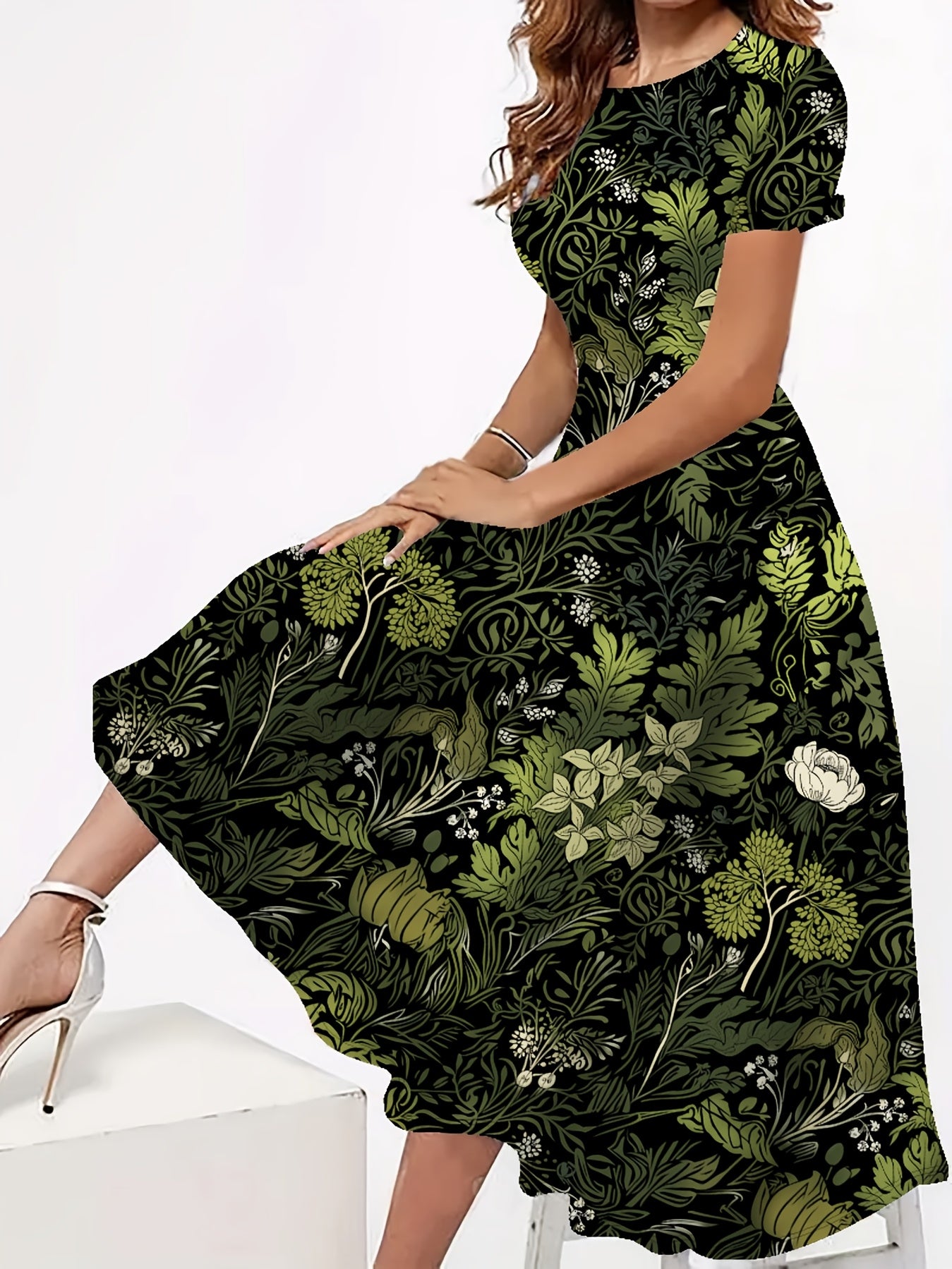 Plus Size Elegant Floral Print Dress - Chic Round Neck Short Sleeve Maxi