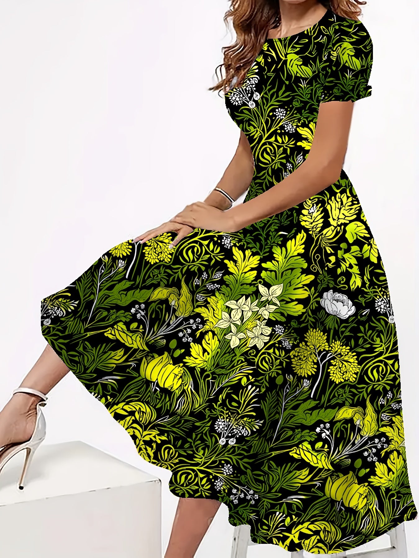 Plus Size Elegant Floral Print Dress - Chic Round Neck Short Sleeve Maxi