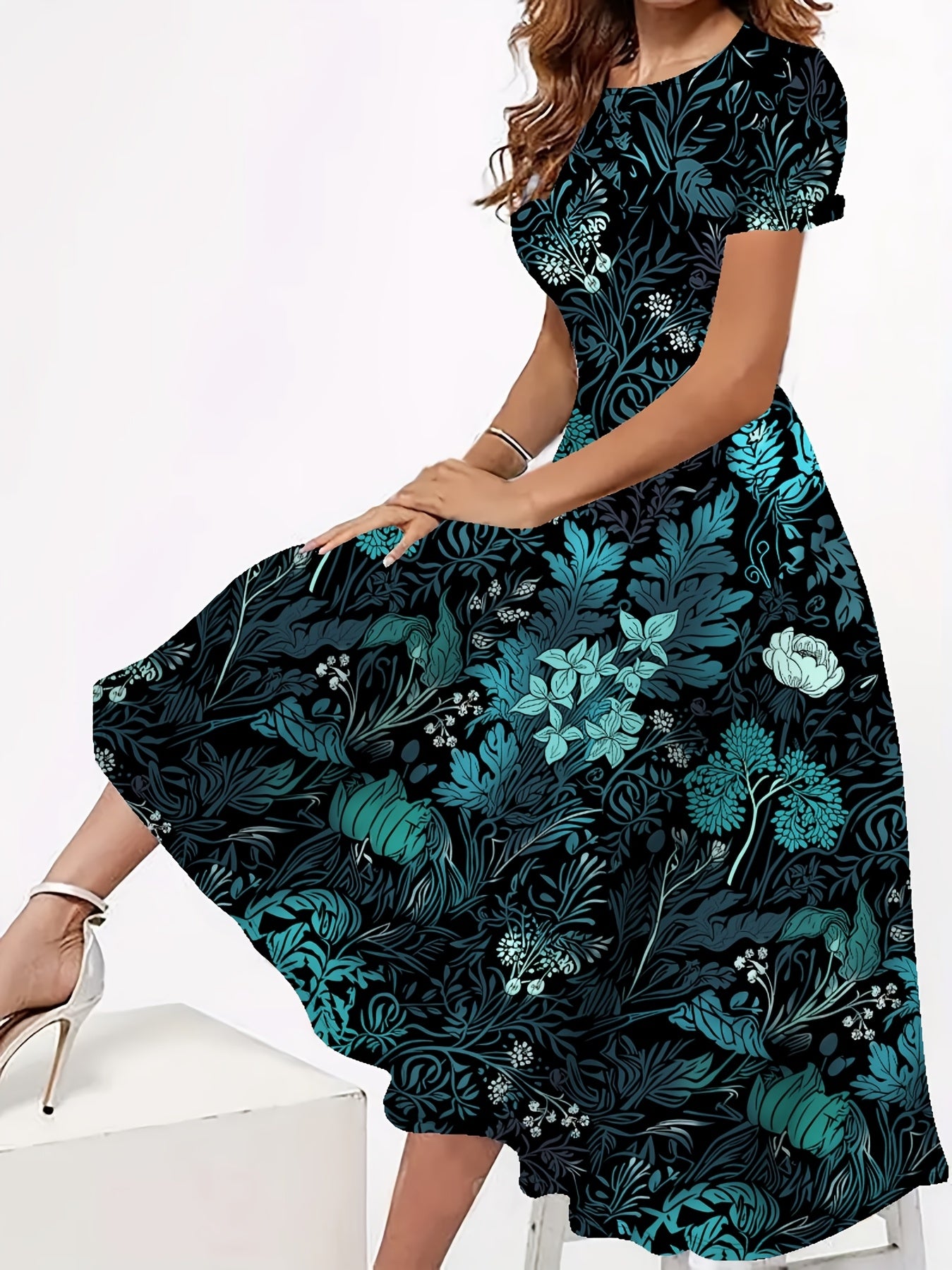 Plus Size Elegant Floral Print Dress - Chic Round Neck Short Sleeve Maxi