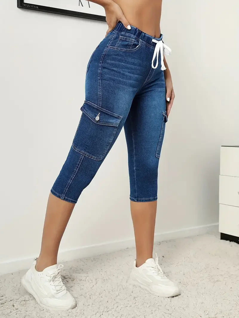 Women Plain Wash Blue Capri Jeans