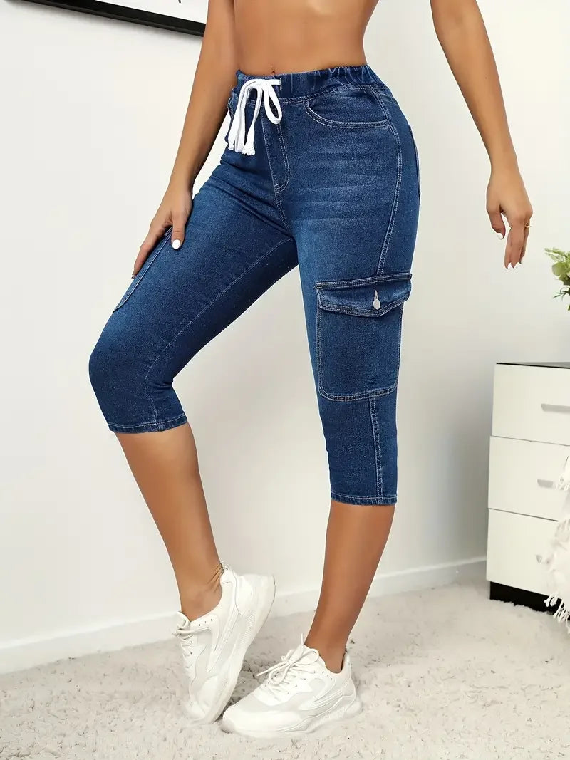 Women Plain Wash Blue Capri Jeans